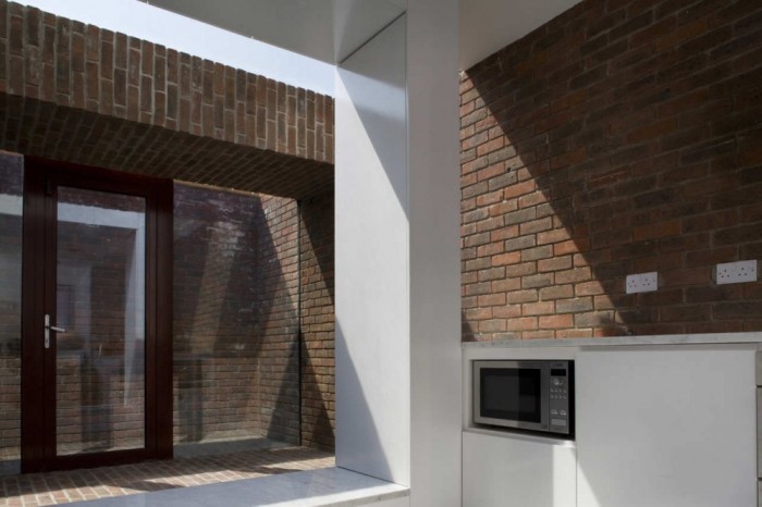 Juegos de luz: Birck a brick house