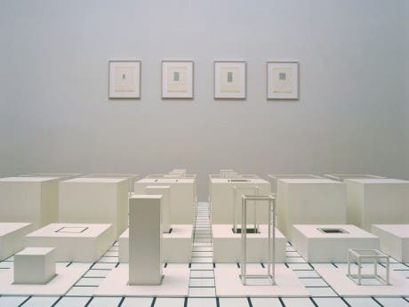 Sol Lewitt, "Variaciones de cubos incompletos"