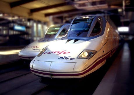 Tren de alta velocidad AVE S-102 Talgo de Renfe