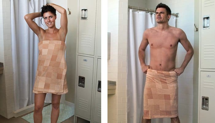 Fotografía de una toalla pixelada, la "Censorship Towel"