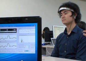 Medidor ondas cerebrales de la Universidad de Keio