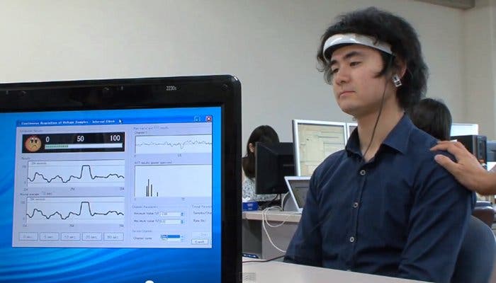 Medidor ondas cerebrales de la Universidad de Keio