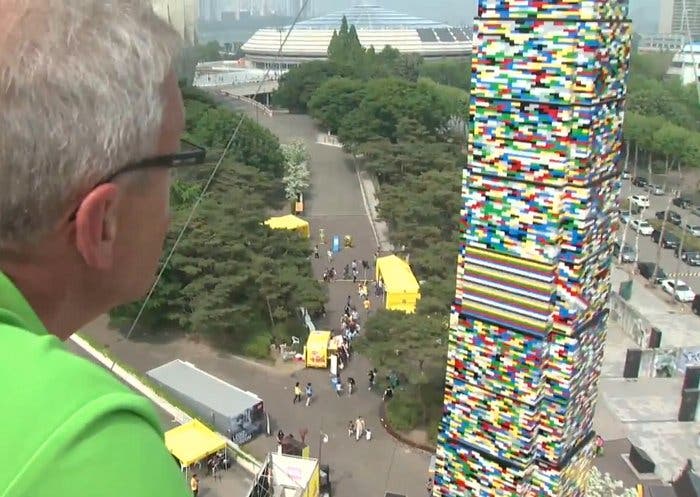 Fotografía de la torre de LEGO más alta del mundo