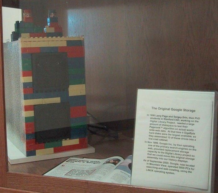 Primer estructura de almacenamiento de Google hecha en LEGOS