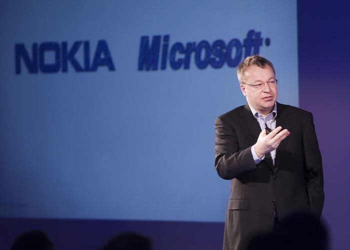 Fotografía de Stephen Elop, CEO de Nokia, en una presentación