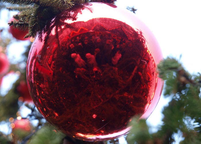 Imagen de una bola de Navidad