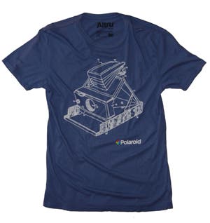 Camiseta de la marca Altru con motivos de polaroid