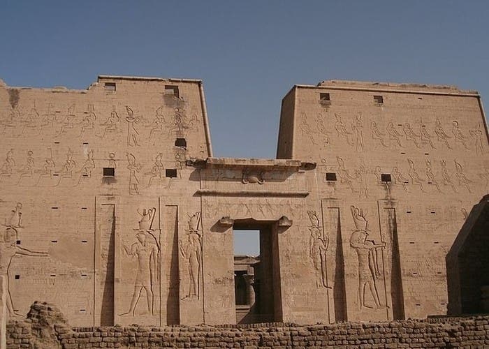 --- Egipto --- Templo-Horus-en-Edf%C3%BA-3_phixr
