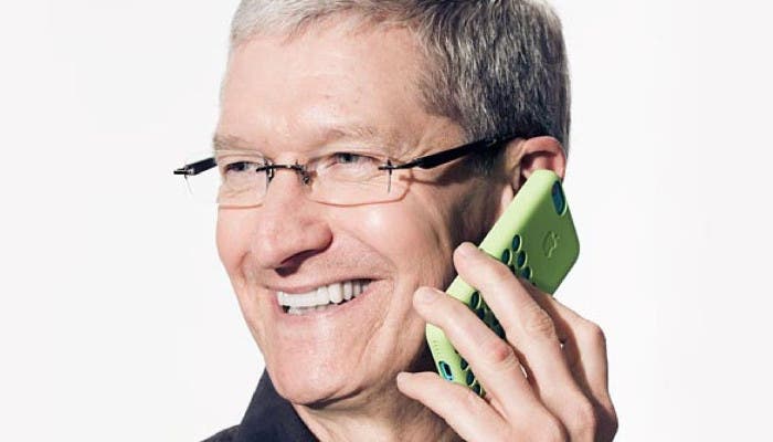 Tim Cook con iPhone