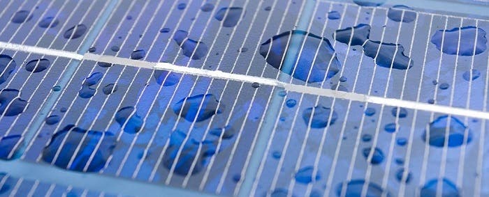 Placas solares con gotas