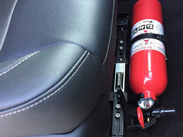 Extintores de coche para llevar en el maletero: úsalos en caso de