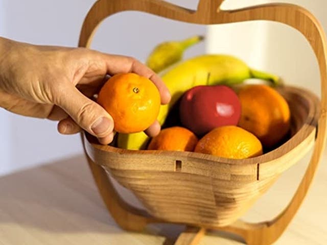 Los mejores fruteros para tu cocina: de madera, con ruedas o de varios pisos