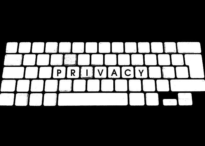 Teclado con la palabra "privacy" escrita